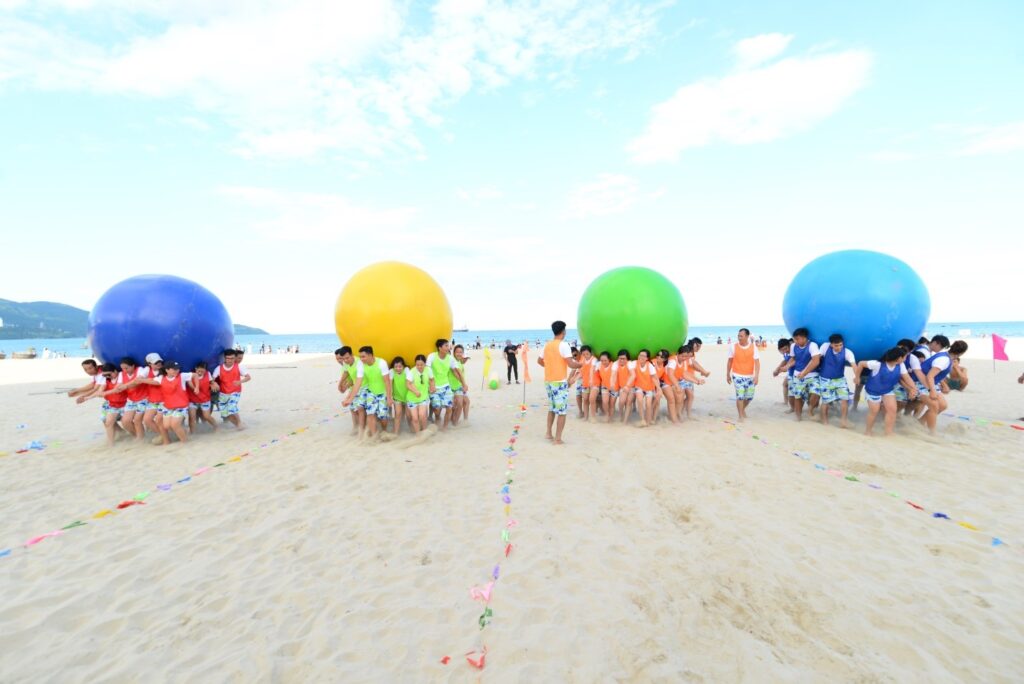 Chuyến company trip tại bãi biển Đà nẵng